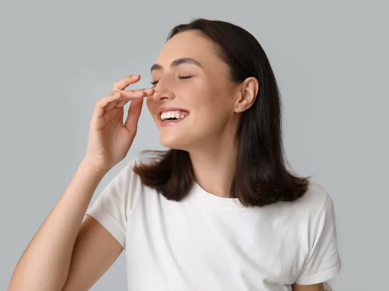 Paciente de Rinoplastia contenta con los resultados — Dr. Javier Galindo