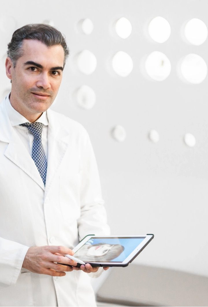 Dr. Javier Galindo